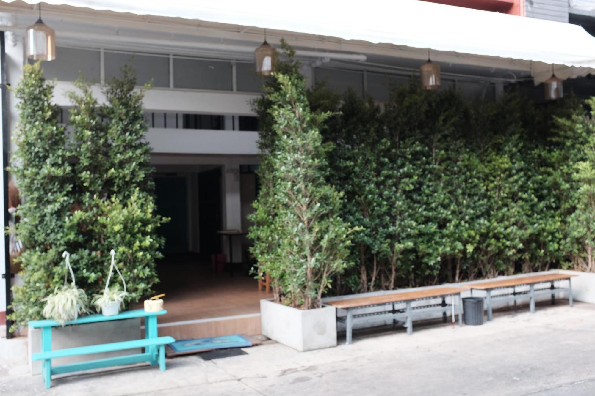 Ploy Hostel Bangkok Esterno foto